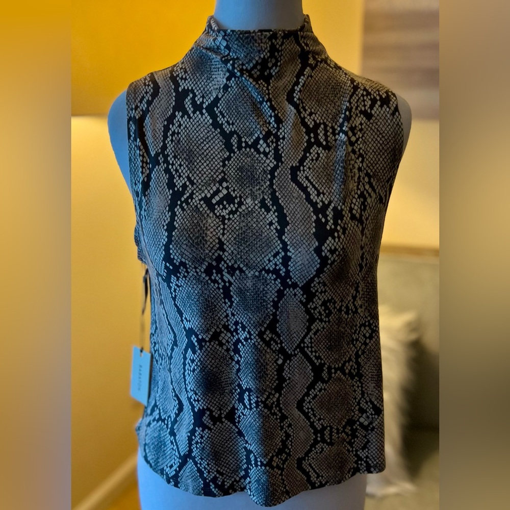 🌴🔥 Babaton Gray Python Print Sleeveless Top - Picture 4 of 6